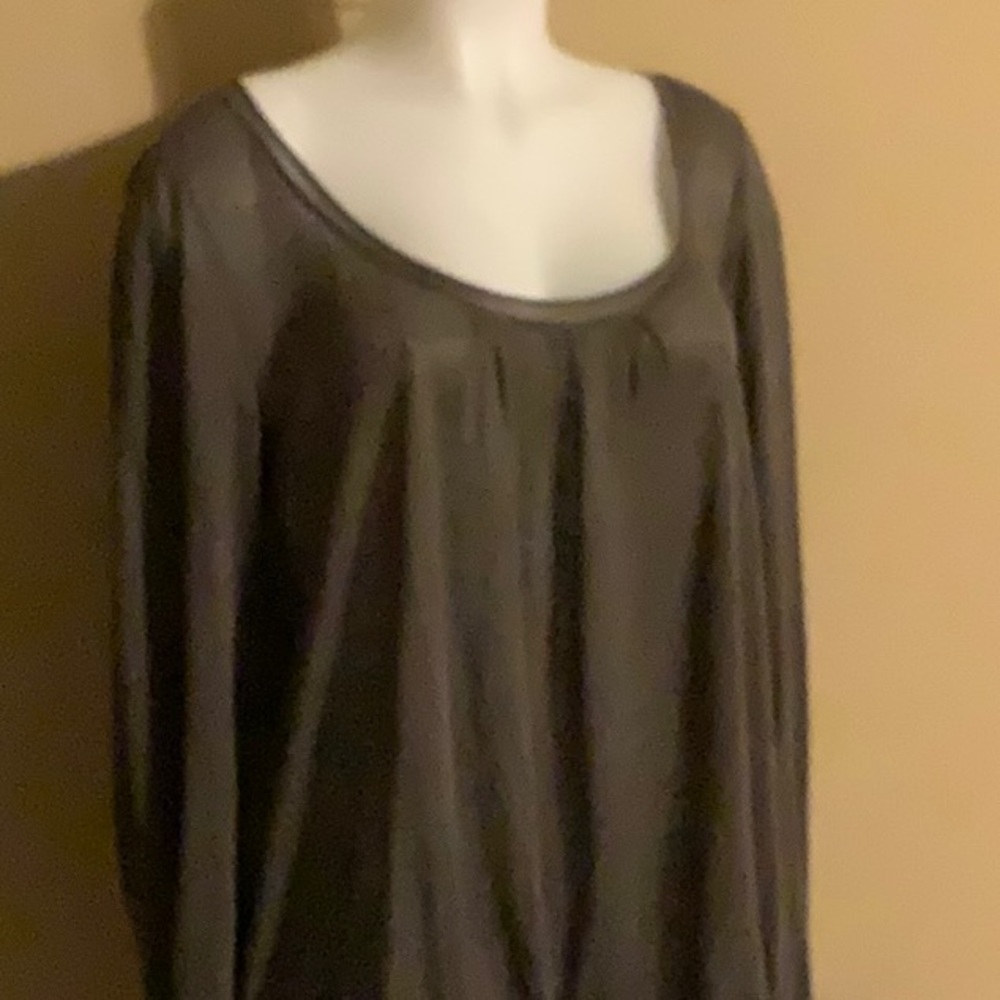 Women's Black Long-Sleeve Scoop Neck Top